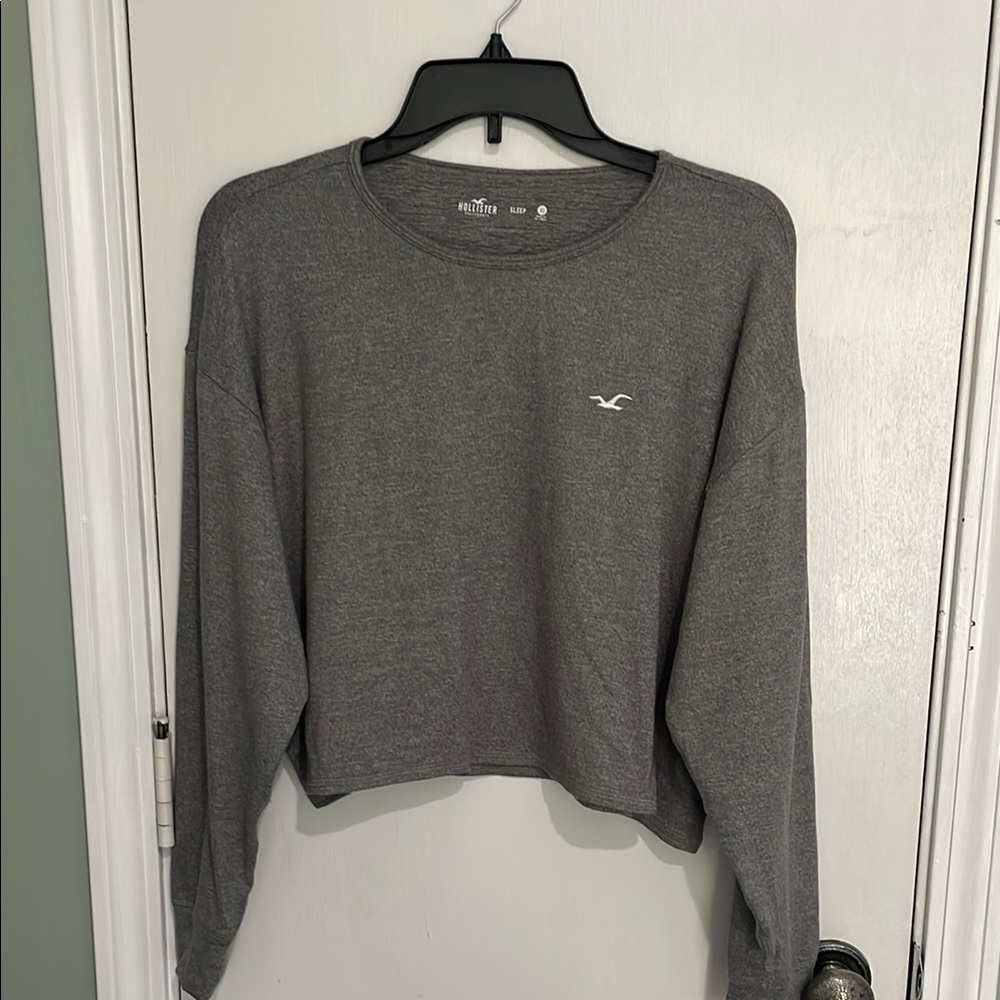 Hollister Gray Crop long sleeve sleep shirt- Relaxed Fit